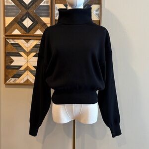 Vintage Obermeyer Women’s Black Slouchy Wool Blend Turtleneck Ski Sweater Small